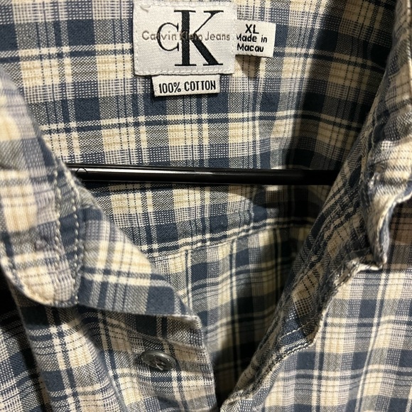 Xl button up - Picture 4 of 4